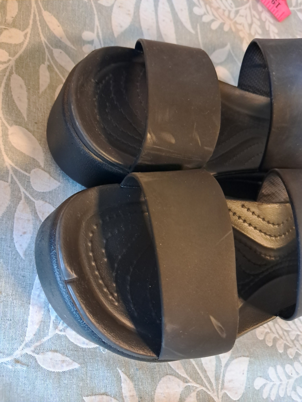 CROCS Women’s Black Double-Strap Sandals In Size 6 - Picture 2 of 11